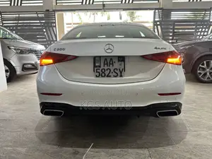 Mercedes-Benz C300 2023 Blanc