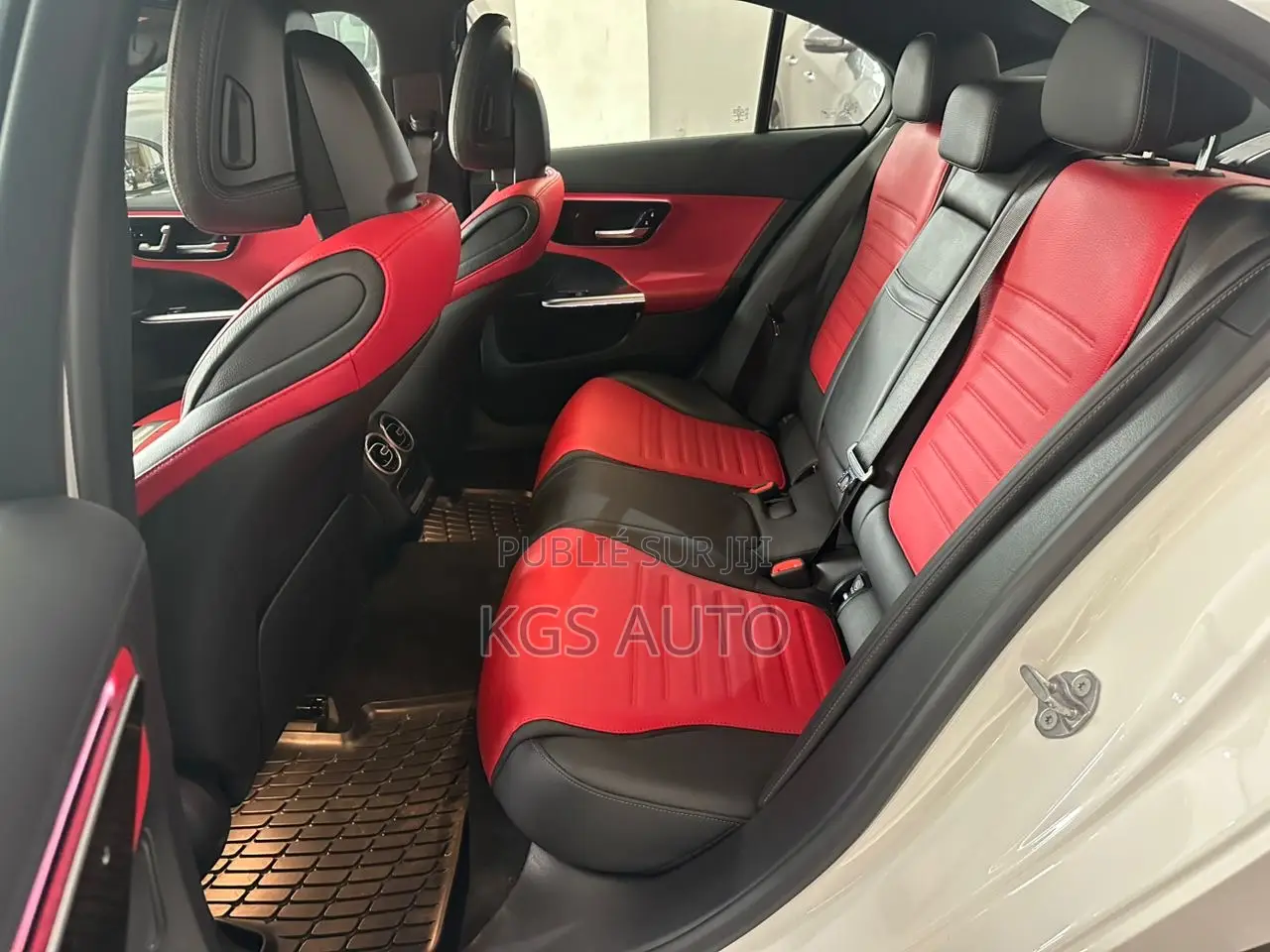 Mercedes-Benz C300 2023 Blanc