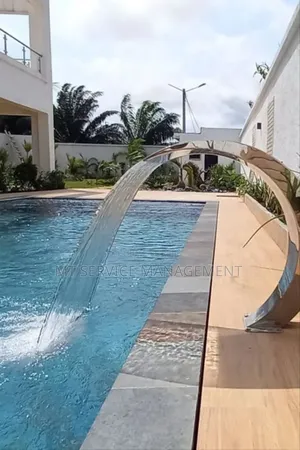 Furnished 2chbre Appartement dans Mt Location, Cocody à Louer