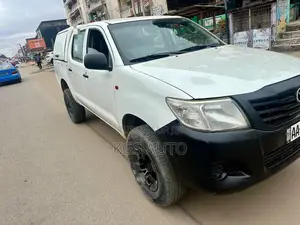 Toyota Hilux Revo Double Cab Deisel 2.4 AWD 2016 Blanc