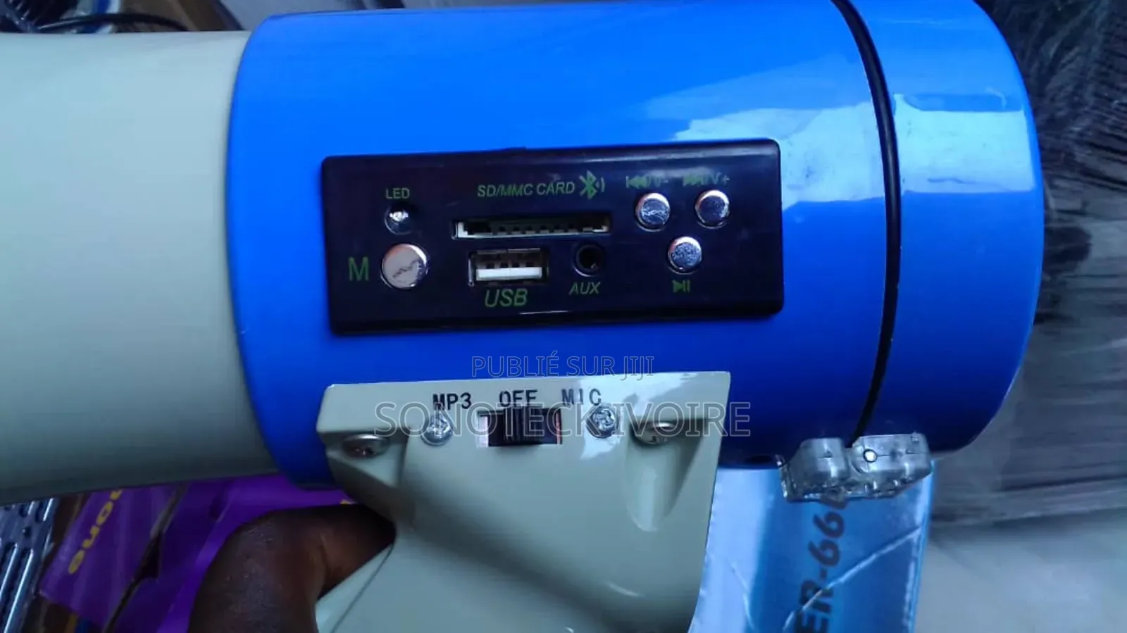 Mégaphone Disponibles