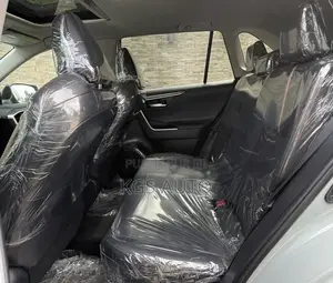 Toyota RAV4 Adventure 2022 Gris