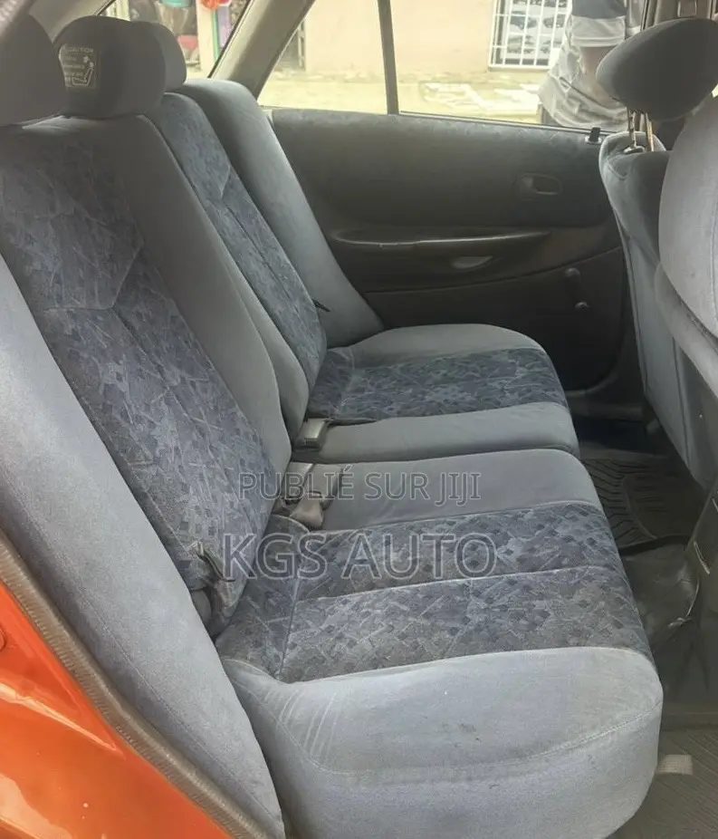 Mazda 323 1.6 2002 Orange