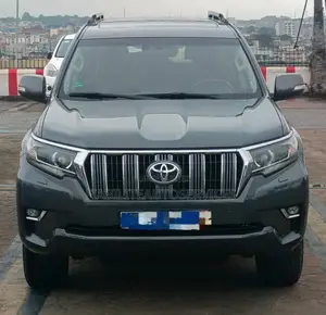 Toyota Land Cruiser Prado 2023 Gris