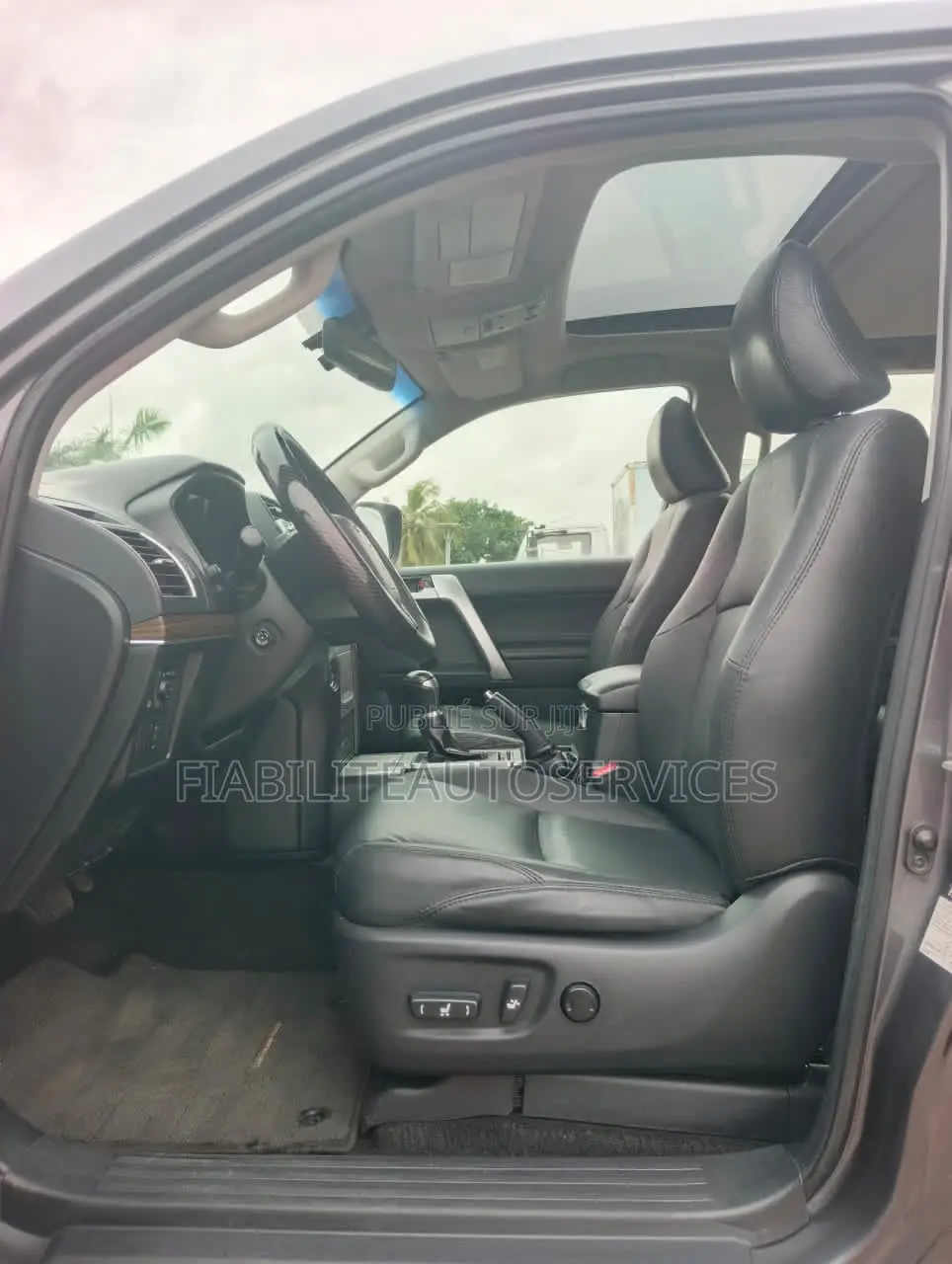 Toyota Land Cruiser Prado 2023 Gris