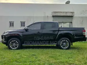 Mitsubishi L200 2023 Noir