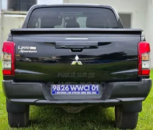 New Mitsubishi L200 2023 Noir