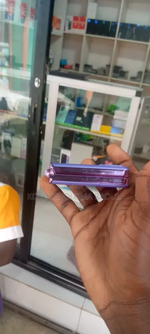 Neuf EL A8 8 GB Violet