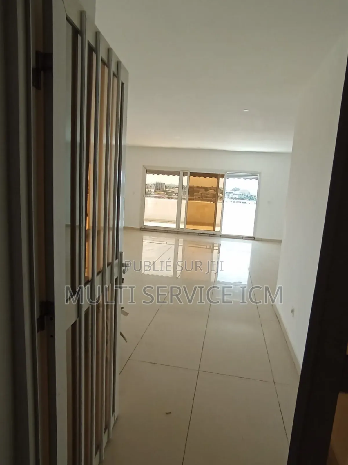 3chbre Appartement partagé dans Ismaël Coulibaly, Cocody à Louer