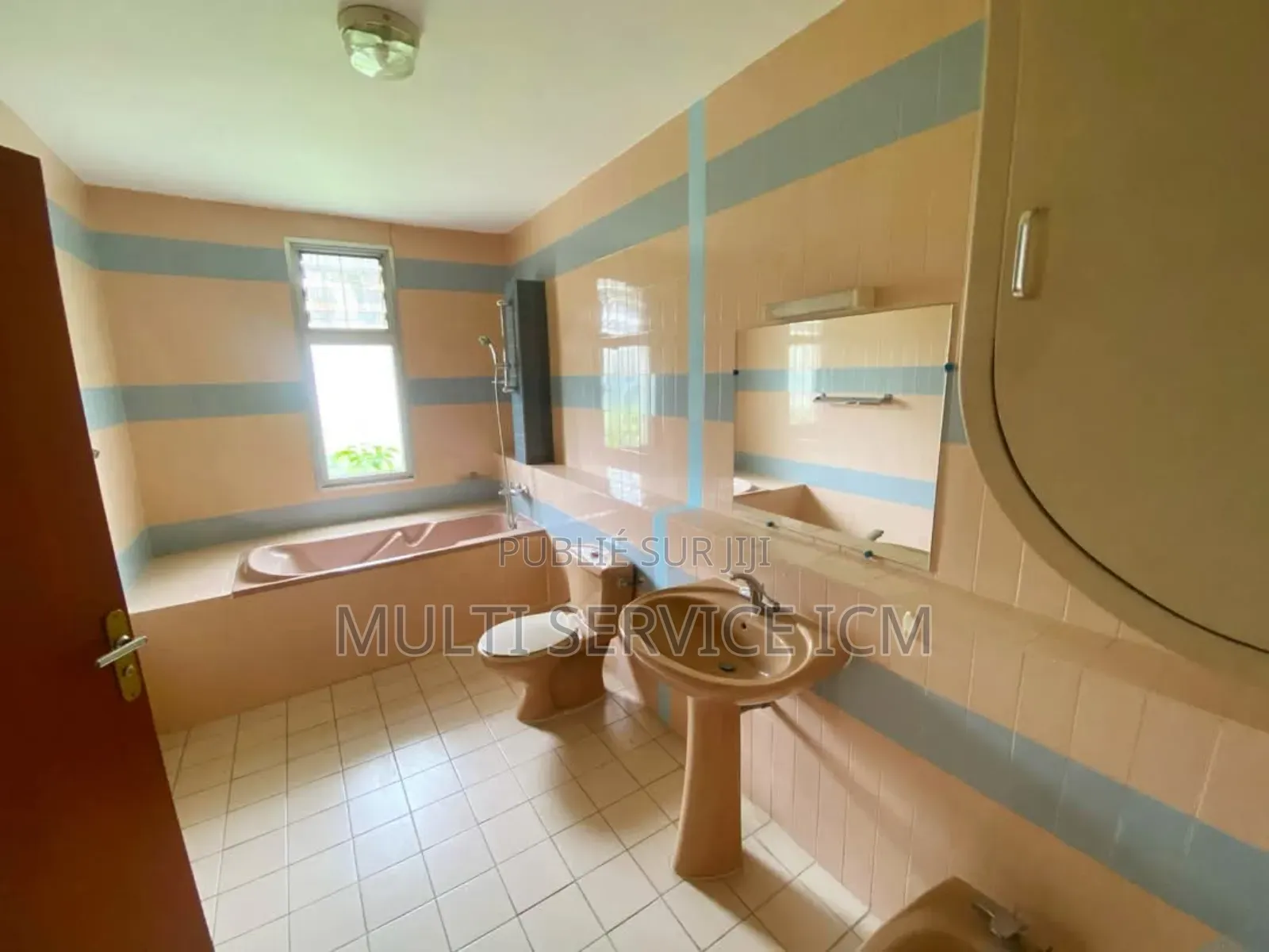 6chbre Duplex dans Ismaël Coulibaly, Cocody à Vendre