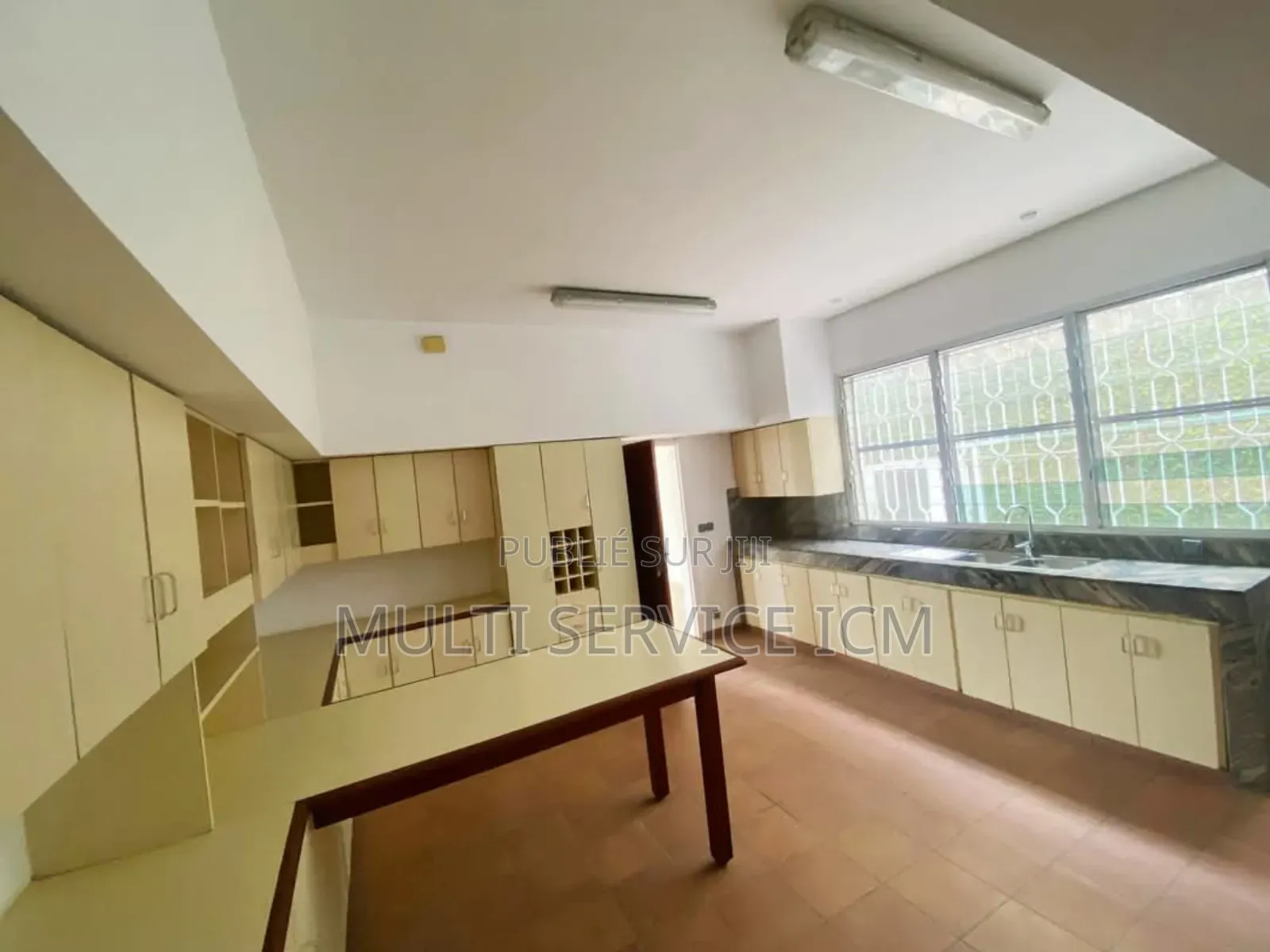 6chbre Duplex dans Ismaël Coulibaly, Cocody à Vendre