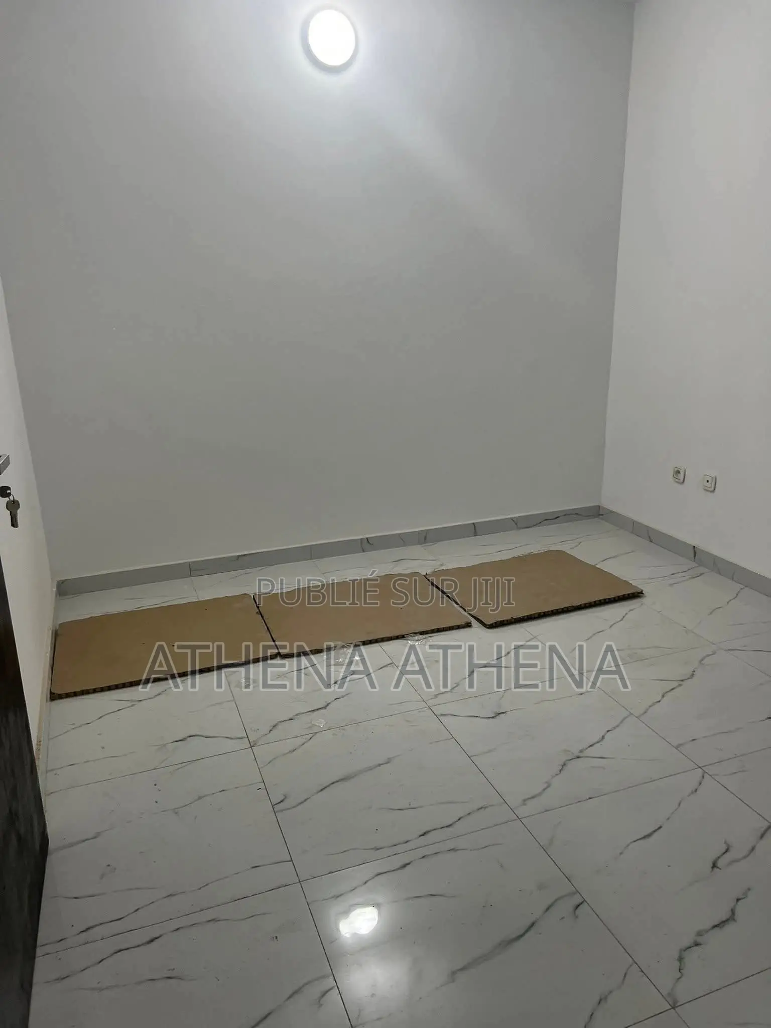 1chbre Chambre et salon dans Annonce N°81 – Tella, Koumassi à Louer