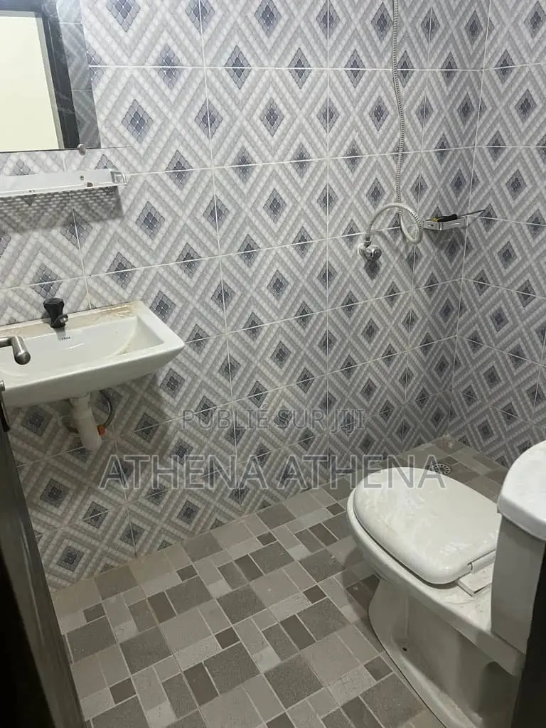 1chbre Chambre et salon dans Annonce N°81 – Tella, Koumassi à Louer