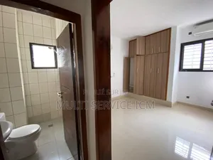 5chbre Duplex dans Ismaël Coulibaly, Cocody à Louer