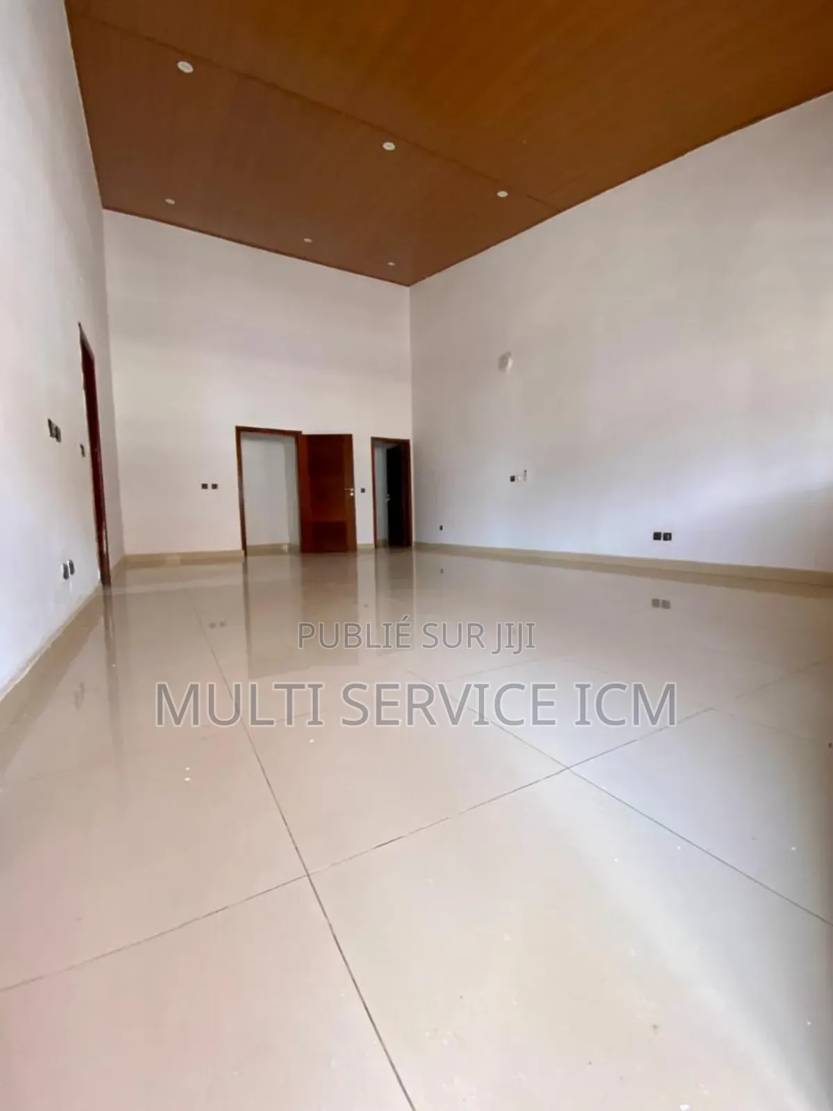 5chbre Duplex dans Ismaël Coulibaly, Cocody à Louer