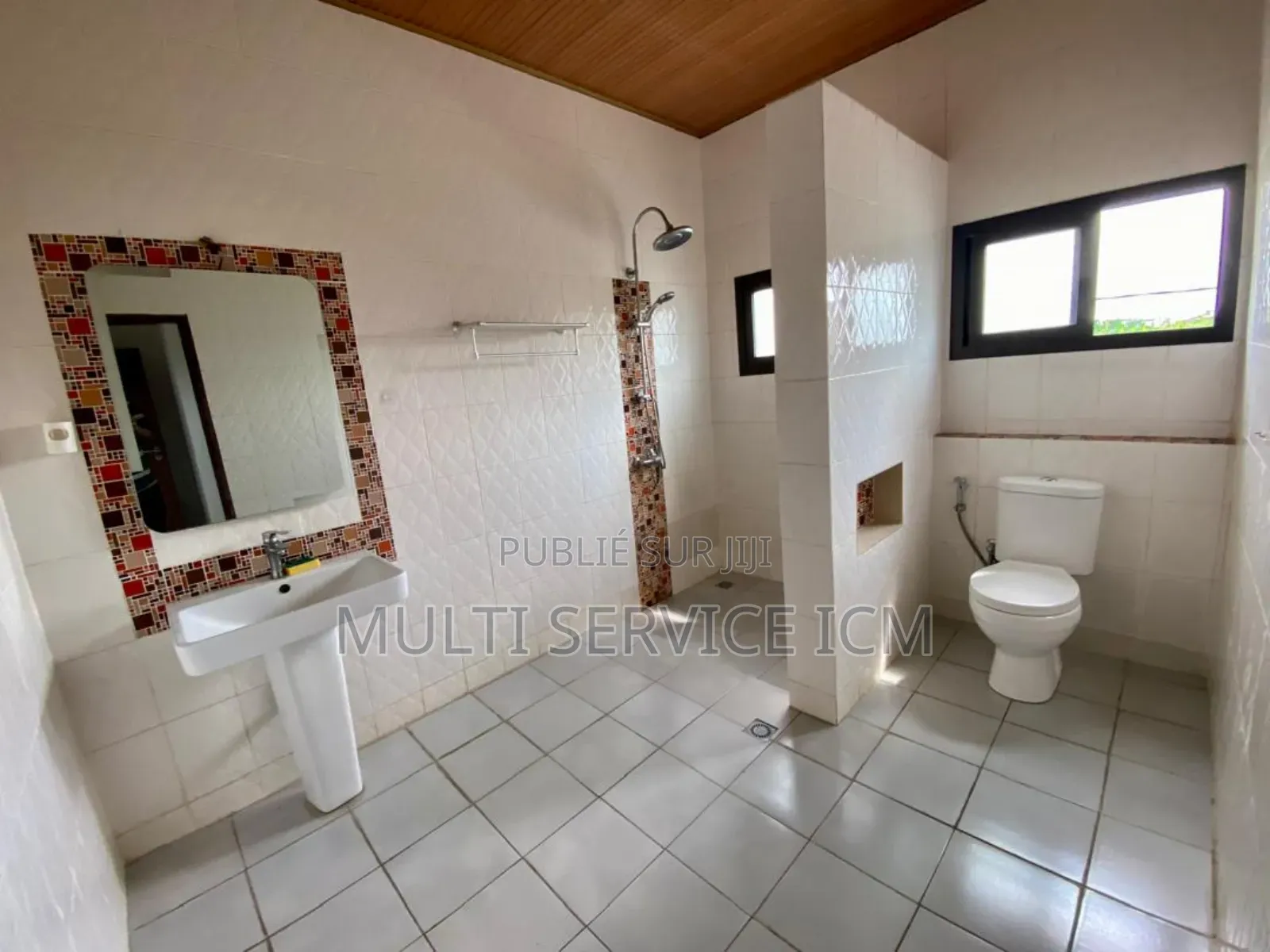 5chbre Duplex dans Ismaël Coulibaly, Cocody à Louer