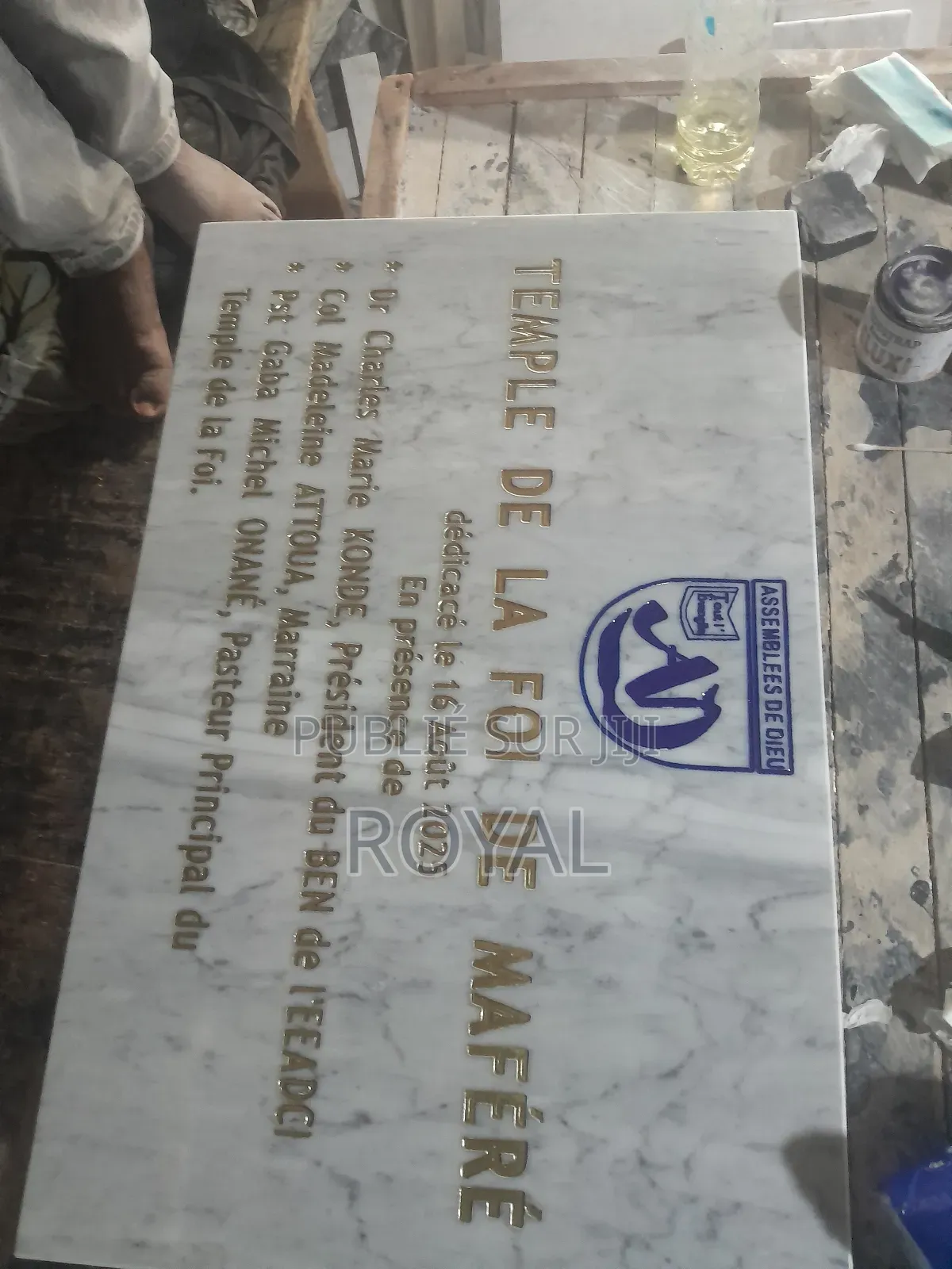 Plaques D'inaugurations, Pierre Tombale