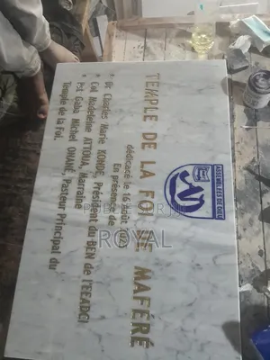 Plaques D'inaugurations, Pierre Tombale