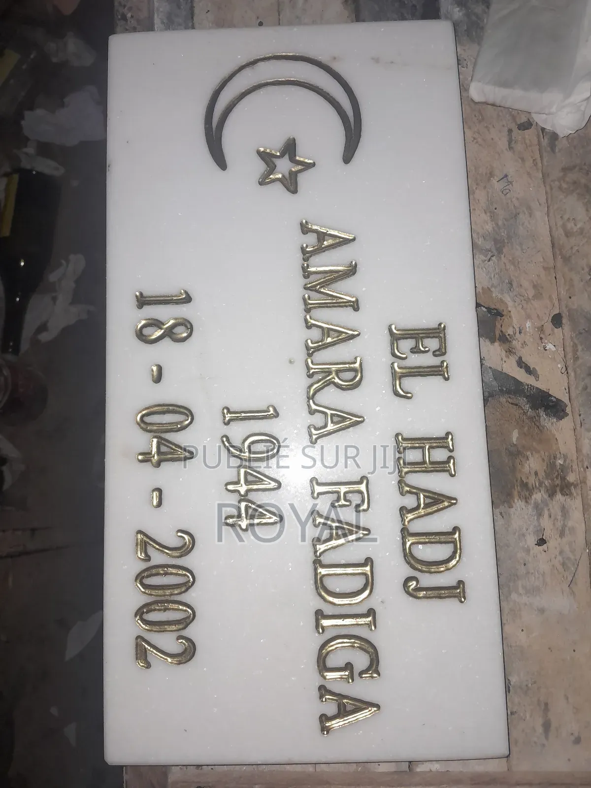 Plaques D'inaugurations, Pierre Tombale