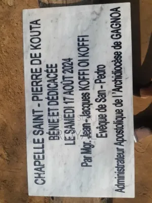 Plaques D'inaugurations, Pierre Tombale