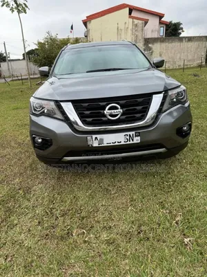 Photo - Nissan Pathfinder 2020 Beige