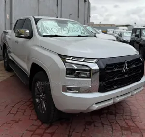 New Mitsubishi L200 2025 Blanc