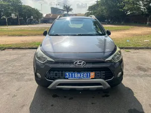 Photo - Hyundai i20 2021 Gris