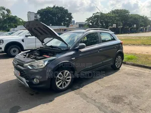 Hyundai i20 2021 Gris