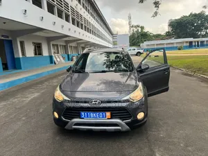 Hyundai i20 2021 Gris