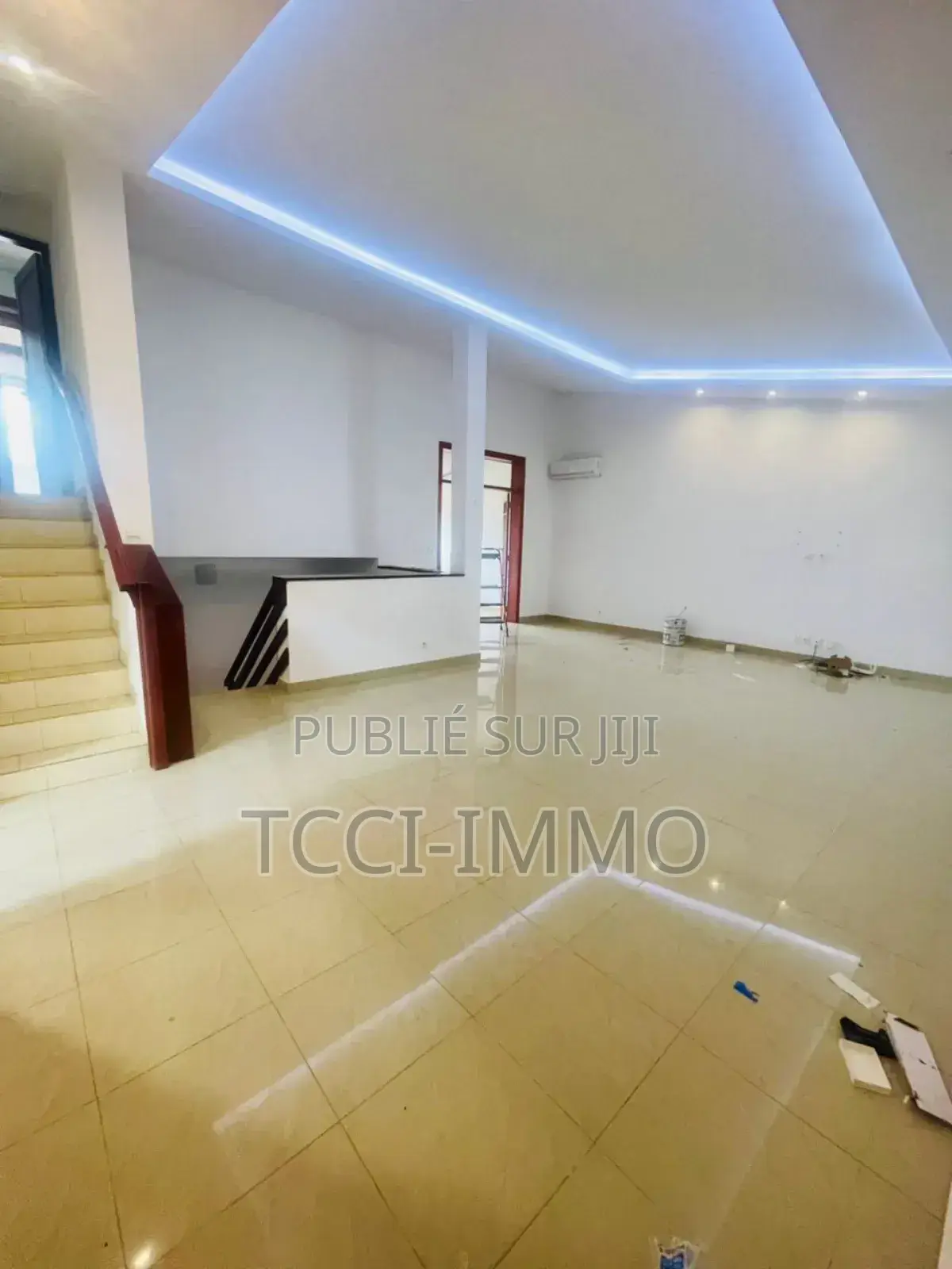 6chbre Villa dans Tcci Sarl, Deux Plateaux à Louer