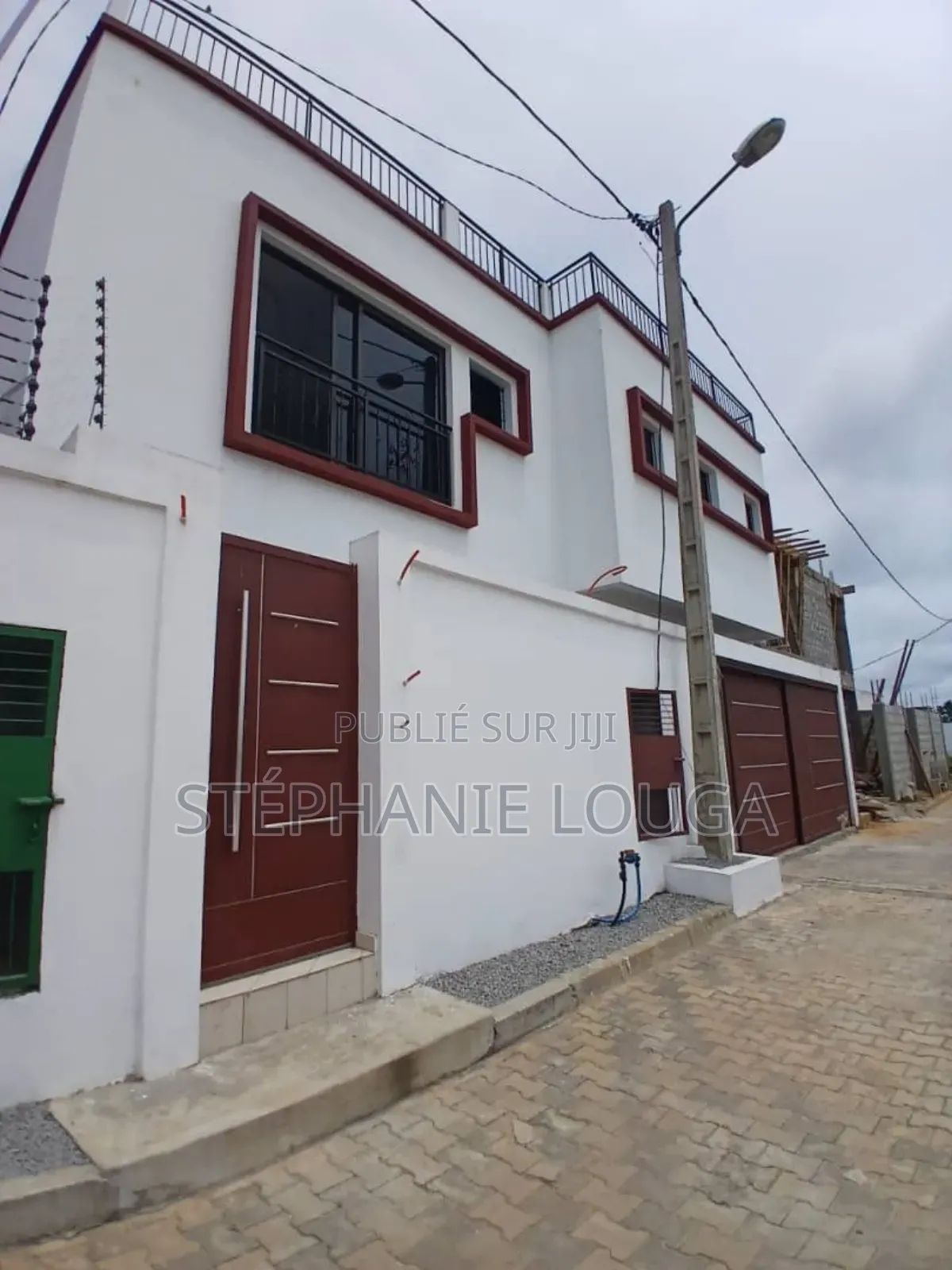 3chbre Duplex dans Grand Bassam Motobé à Louer