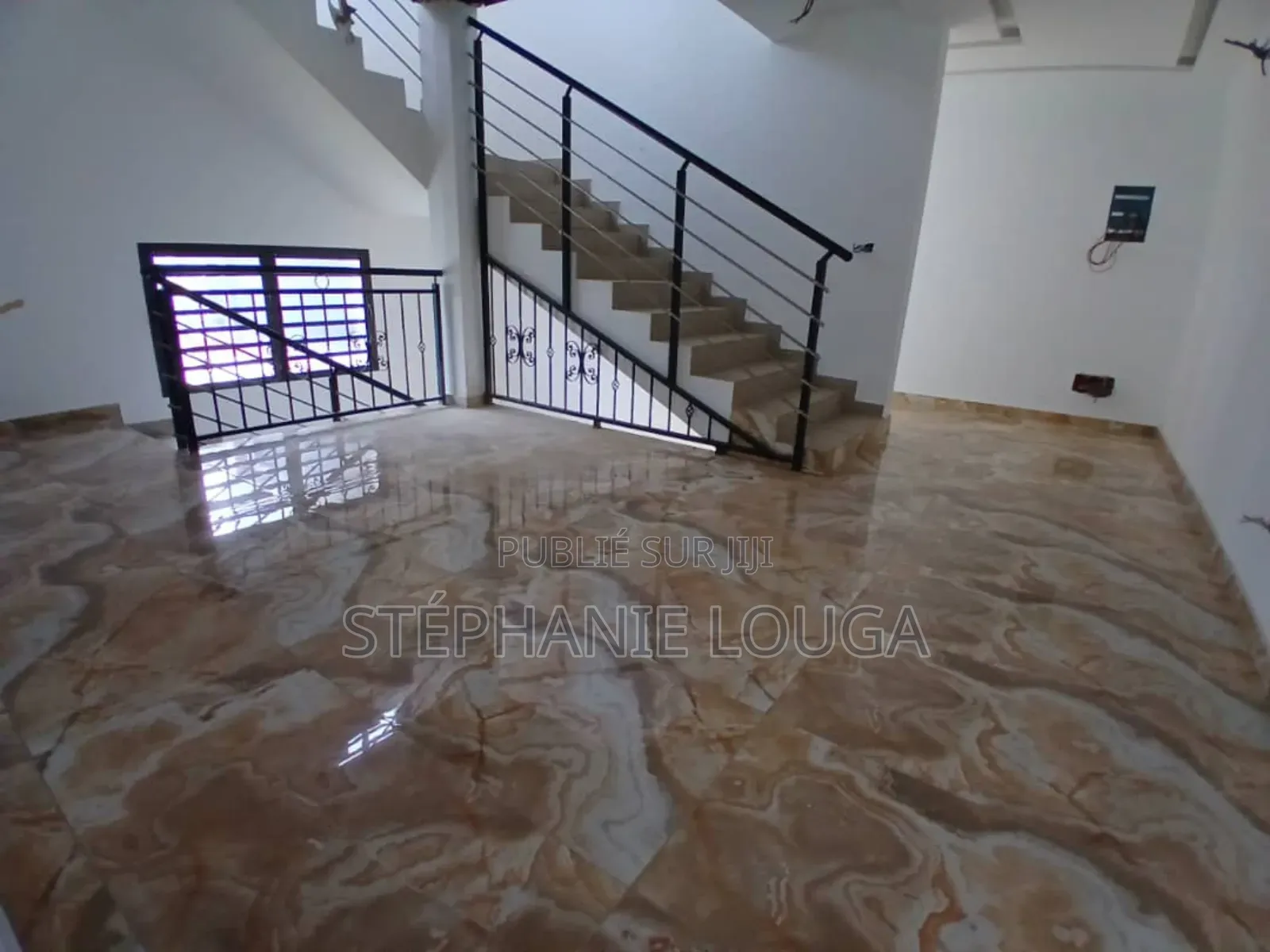 3chbre Duplex dans Grand Bassam Motobé à Louer