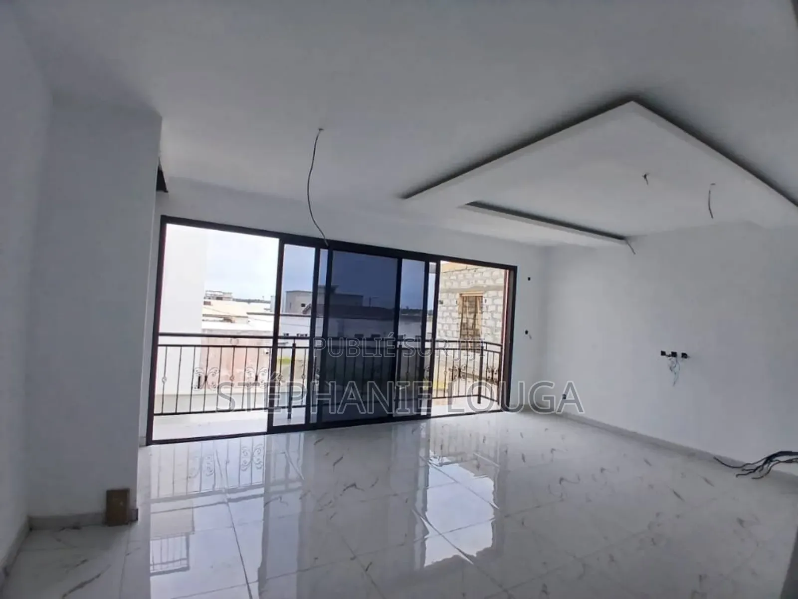 3chbre Duplex dans Grand Bassam Motobé à Louer