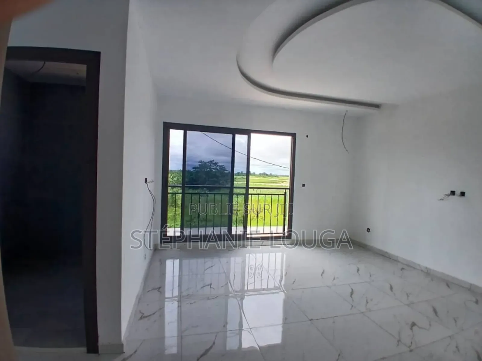 3chbre Duplex dans Grand Bassam Motobé à Louer