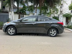 Hyundai Avante 2015 Gris