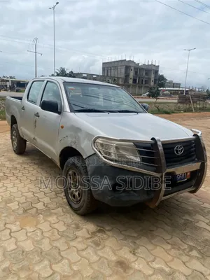 Toyota Hilux 2014 Gris