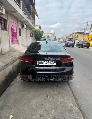Hyundai Elantra 2018 Argenté