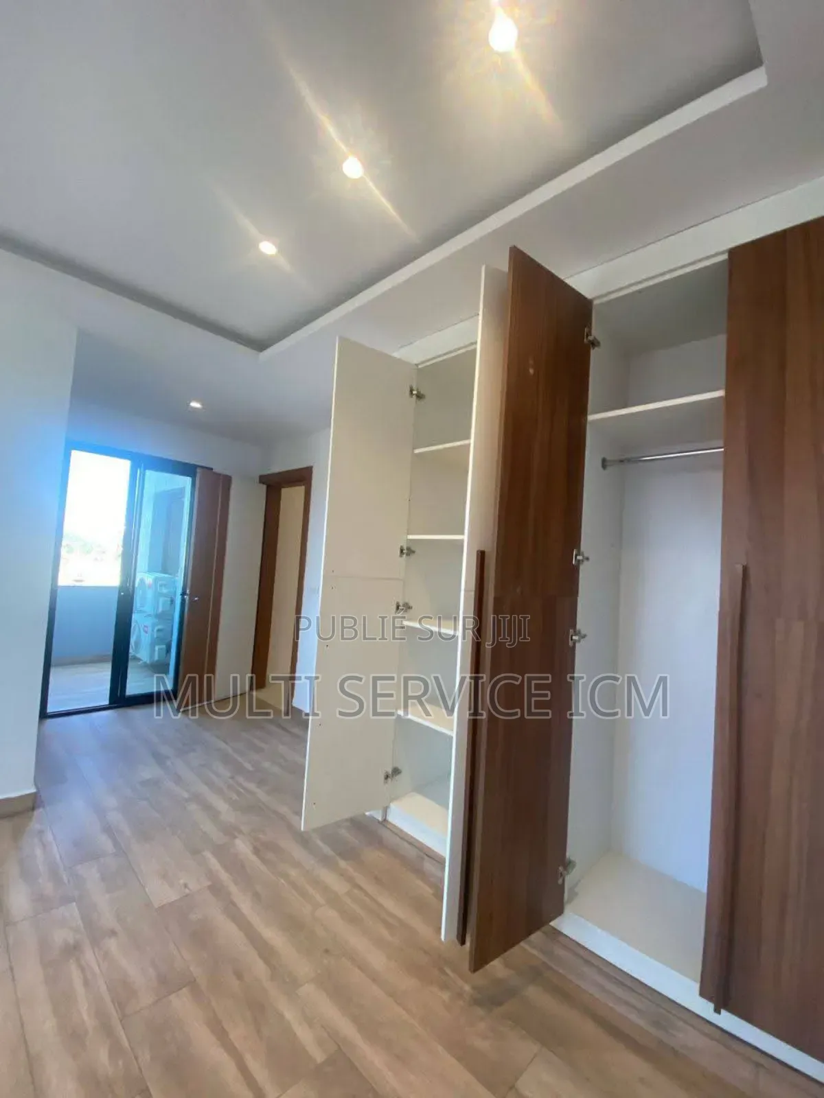 4chbre Blocs d'appartements dans Cocody à Vendre