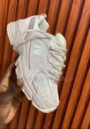 New Balance 530