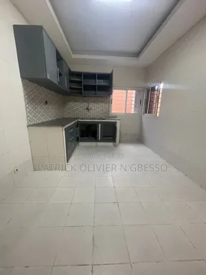 5chbre Villa dans Phoenix Tc Immo, Cocody à Louer