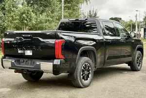Toyota Tundra SR5 Double Cab 6.5' Bed 2024 Black