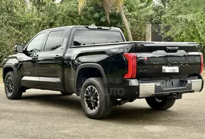 Toyota Tundra SR5 Double Cab 6.5' Bed 2024 Black