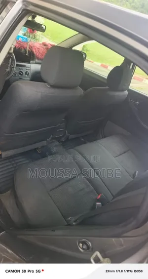 Toyota Corolla 2004 Gris