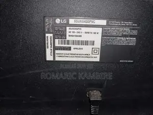 Lg Smart Tv Led 65uk64 De 65 Pouces Avec Écran Fissuré