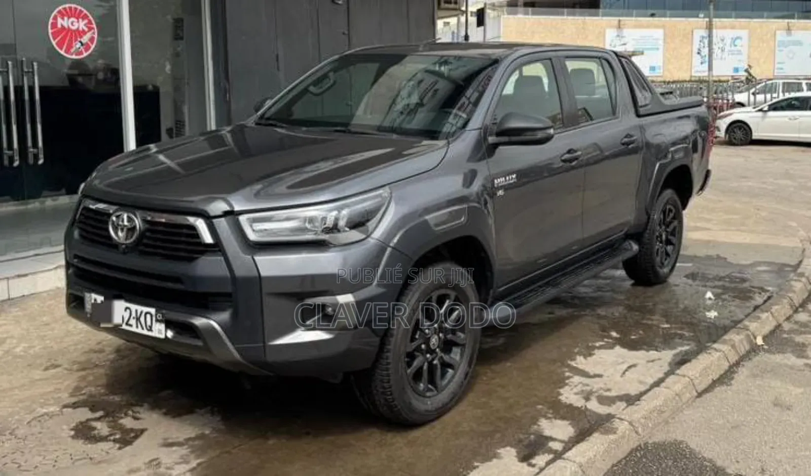 New Toyota Hilux 2025 Black