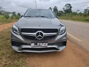 Photo - Mercedes-Benz GLE-Class 2019 Gris