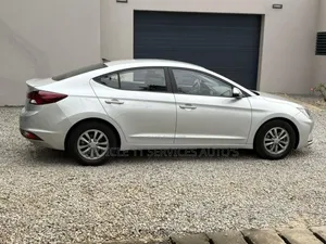 Hyundai Elantra SE 2020 Gris
