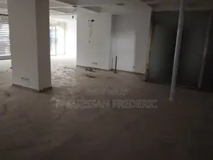 À Céder Marcory Zone 4 Magasin 60m2