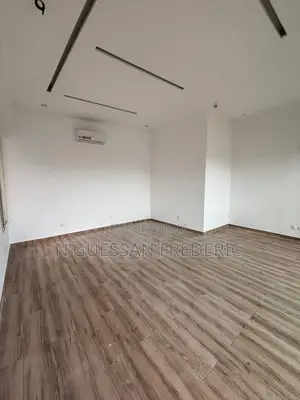 À Céder Marcory Zone 4 Magasin 60m2