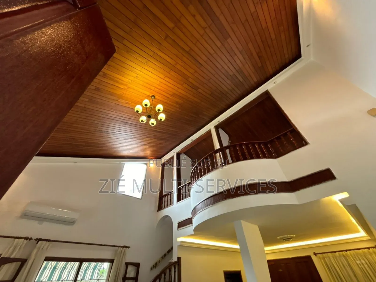 Furnished 5chbre Duplex dans Zié Multi-Service, Cocody à Vendre